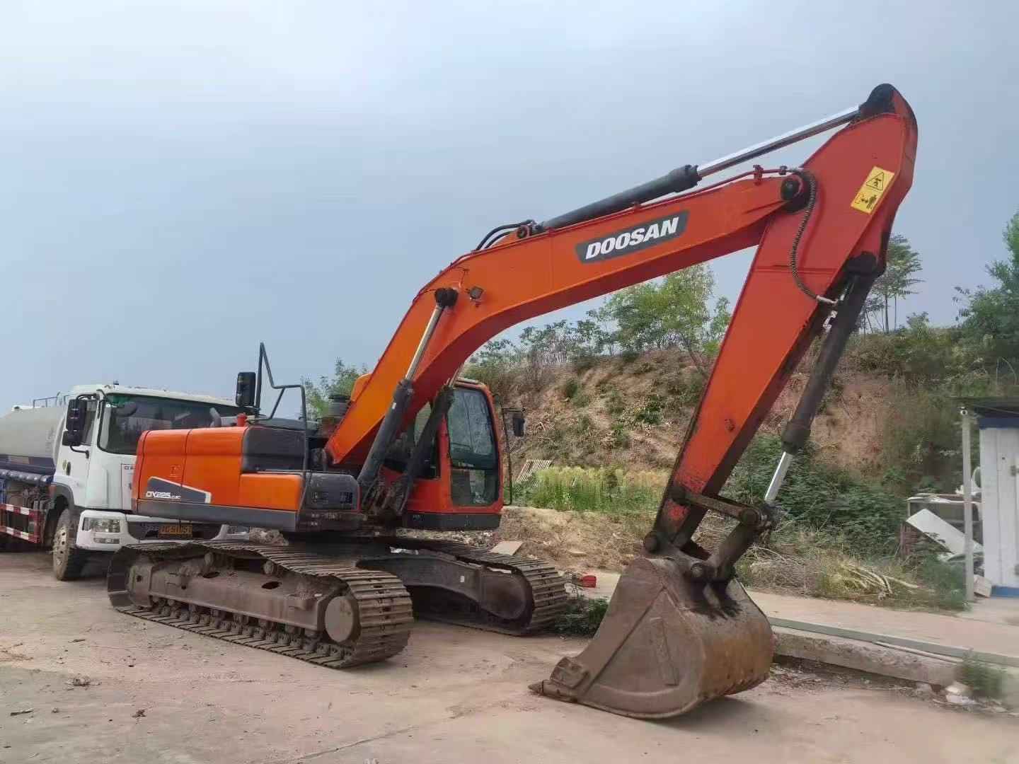 Doosan DX225 Excavator